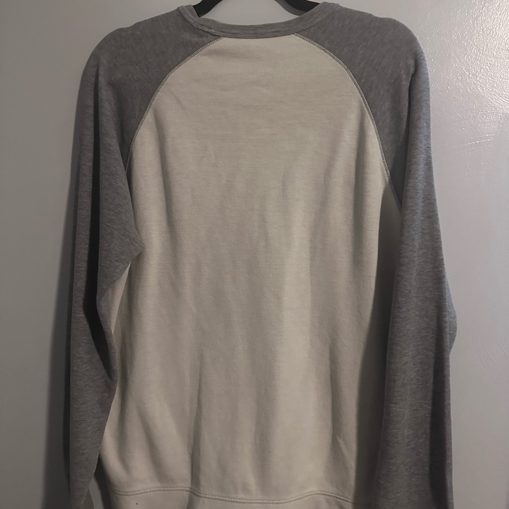 Men’s Vince Size Medium White And Gray Thermal Long Sleeve - Picture 3 of 3